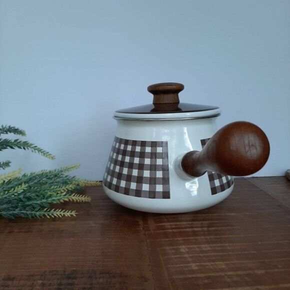 Checkered Brown and White Saucepan with Wooden Handle - Picture 4 of 6